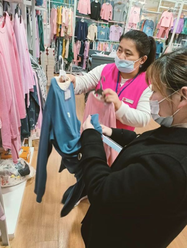 【新時(shí)代商廈寶龍店】企業(yè)文化踐行者（1）想顧客之所想，急顧客之所急